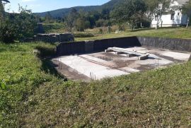 Započeta gradnja na terenu od 820 m2  u Ogulinu, Ogulin, Terreno