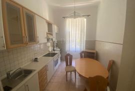 Drugi red od mora, zasebni ulaz i velika terasa !, Opatija, Apartamento