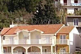 Vila uz more! Idealna kao investicija za hotel!, Gradac, Ev