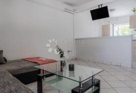 Apartman sa vrtom na Viru, Vir, Appartement