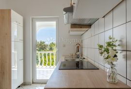 Apartmanska kuća sa 6 apartmana, Vir, بيت