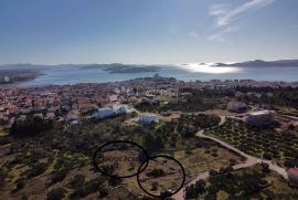 VODICE GRAĐEVINSKO  ZEMLJIŠTE U REZIDENCIJALNOM DIJELU SA POGLEDOM NA MORE Z2 – 618 M2, Vodice, Земля