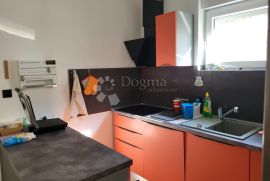 Komforan trosobni apartman, Crikvenica, Appartment