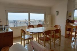 Apartmanska kuća sa velikom okućnicom, Makarska, بيت