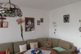 Apartmanska kuća sa velikom okućnicom, Makarska, بيت