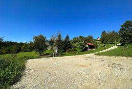 Građevinsko zemljište sa priključkom struje, Gornji Kneginec, Terrain