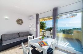 Kuća s 5 apartmana i bazenom te pogledom koji oduzima dah!, Makarska, Ev