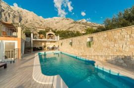 Kuća s 5 apartmana i bazenom te pogledom koji oduzima dah!, Makarska, Ev