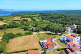 ČAROBNA KUĆA 2 KM OD MORA, NA RUBU SELA, Barban, Maison