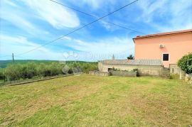 KUĆA U NIZU SA ČAROBNIM POGLEDOM NEDALEKO MORA, Barban, Haus