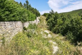 GRAĐEVINSKO ZEMLJIŠTE 3 KM OD CENTRA GRADA, Labin, Zemljište