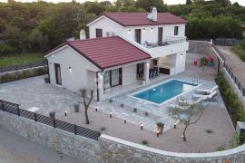 OTOK KRK MIRNA LOKACIJA - MODERNA VILLA, Krk, Casa