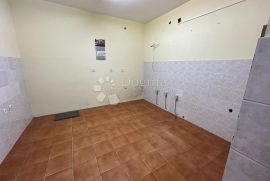 Višenamjenski poslovni prostor na odličnoj lokaciji, Kastav, Commercial property