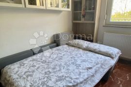 Vidikovac, Stan sa terasom i privatnim vrtom, Pula, Apartamento