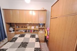 KRK ODLIČAN APARTMAN NA SUPER LOKACIJI, Omišalj, Appartement