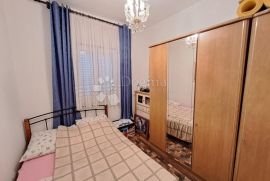 KRK ODLIČAN APARTMAN NA SUPER LOKACIJI, Omišalj, Appartement