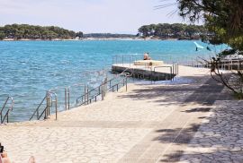 Luksuzni stan udaljen samo 100 m od plaže!, Medulin, Flat