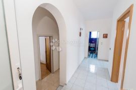 ROGOZNICA- DVOSOBNI STAN U CENTRU, Rogoznica, Appartement