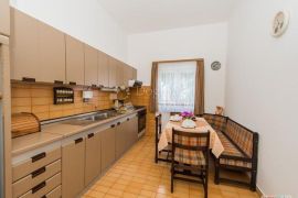 ROGOZNICA- DVOSOBNI STAN U CENTRU, Rogoznica, Appartment