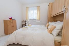 ROGOZNICA- DVOSOBNI STAN U CENTRU, Rogoznica, Apartamento