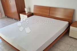 ROGOZNICA- HITNA PRODAJA! 102M2 U CENTRU MJESTA S POGLEDOM, Rogoznica, Flat