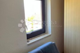 MALINSKA - DVOETAŽNI APARTMAN BLIZU MORA, Malinska-Dubašnica, Apartamento