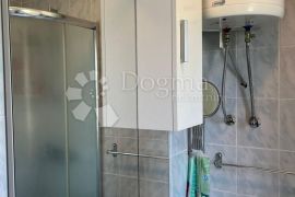 MALINSKA - DVOETAŽNI APARTMAN BLIZU MORA, Malinska-Dubašnica, Apartamento