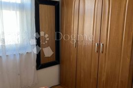 MALINSKA - DVOETAŽNI APARTMAN BLIZU MORA, Malinska-Dubašnica, Apartamento