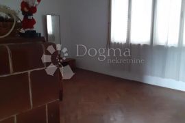 KUĆA ZA RENOVACIJU TURČIN, Gornji Kneginec, Haus