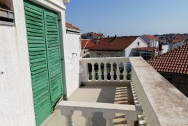 VODICE, apartmanska kuća sa panoramskim pogledom na more, Vodice, Kuća