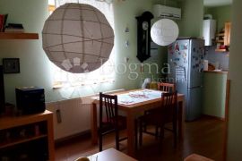 Stan u centru Slatine, Slatina, Apartamento