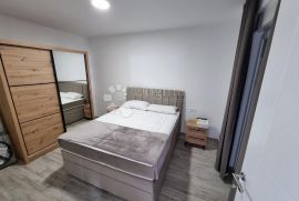 LUKSUZNI APARTMAN S KROVNOM TERASOM, Sveti Filip I Jakov, Stan