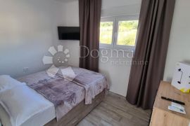 LUKSUZNI APARTMAN S KROVNOM TERASOM, Sveti Filip I Jakov, Wohnung