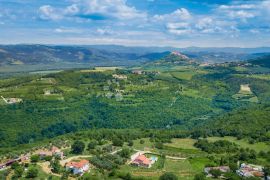 Prekrasno zemljište u T2 zoni, Karojba, Land