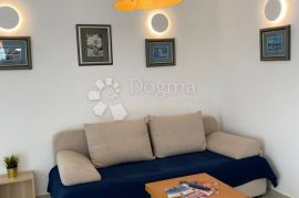 VODICE ATRAKTIVNA APARTMANSKA KUĆA BLIZ MORA, Vodice, Kuća