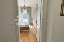 NOVOUREĐENI STAN U CENTRU, Rijeka, Appartement