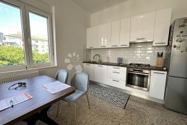 NOVOUREĐENI STAN U CENTRU, Rijeka, Appartement