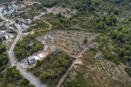 VIS- POLJOPRIVREDNO ZEMLJIŠTE SA SAVRŠENIM POGLEDOM - PORED GRAĐEVINSKE ZONE, Vis, Земля