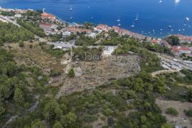 VIS- POLJOPRIVREDNO ZEMLJIŠTE SA SAVRŠENIM POGLEDOM - PORED GRAĐEVINSKE ZONE, Vis, Земля