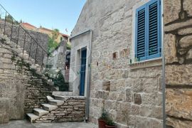 Kuća s tri stana, Korčula, Korčula, Kuća