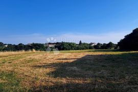 Kombinacija građevinskog i poljoprivrednog zemljišta, Marčana, Terrain