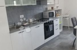 Apartman sa privatnim bazenom i dvorištem od 213m2, Dobrinj, Wohnung