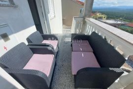 KRK  - KUĆA S 5 APARTMANA, Krk, Haus