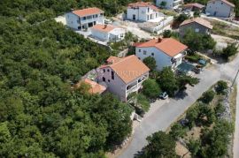 GRAĐEVINSKO ZEMLJIŠTE 738 m² S POGLEDOM NA MORE, Crikvenica, أرض