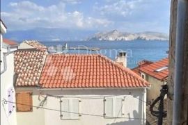 NOVOUREĐENI Apartman Baška stara jezgra, Baška, Stan