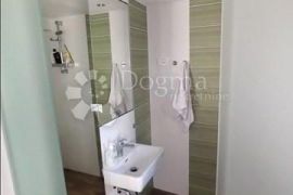 NOVOUREĐENI Apartman Baška stara jezgra, Baška, Stan