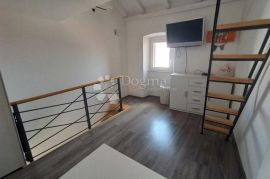 NOVOUREĐENI Apartman Baška stara jezgra, Baška, Stan