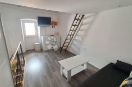 NOVOUREĐENI Apartman Baška stara jezgra, Baška, Stan