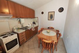 ROGOZNICA- KUĆA SA 3 STANA TEK 350M OD MORA, Rogoznica, Casa