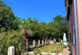 OBITELJSKA KUĆA NEDALEKO SVIH SADRŽAJA, Labin, Casa